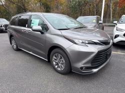 2026 TOYOTA Sienna