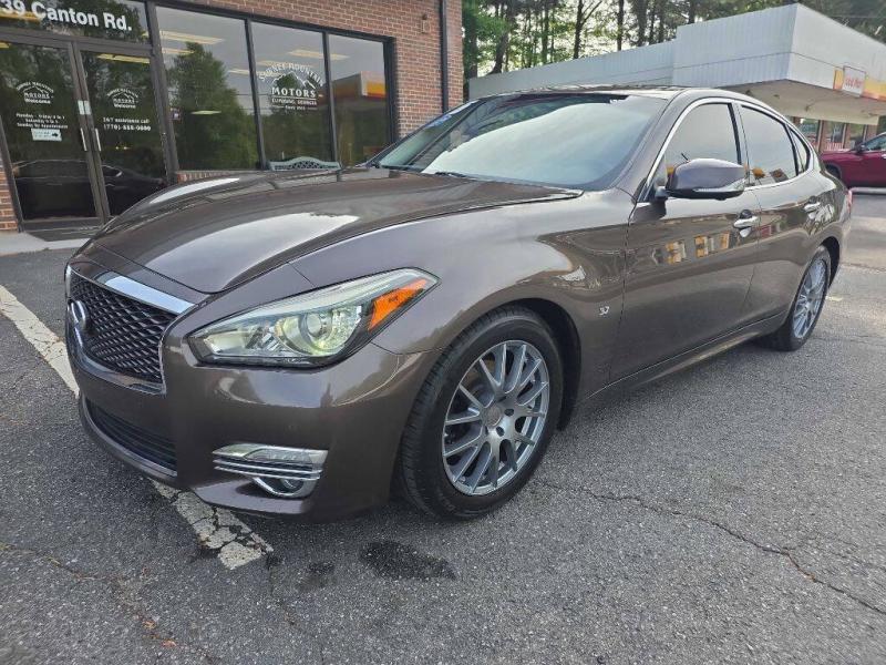 2015 Infiniti Q70 3.7 AWD 4dr Sedan
