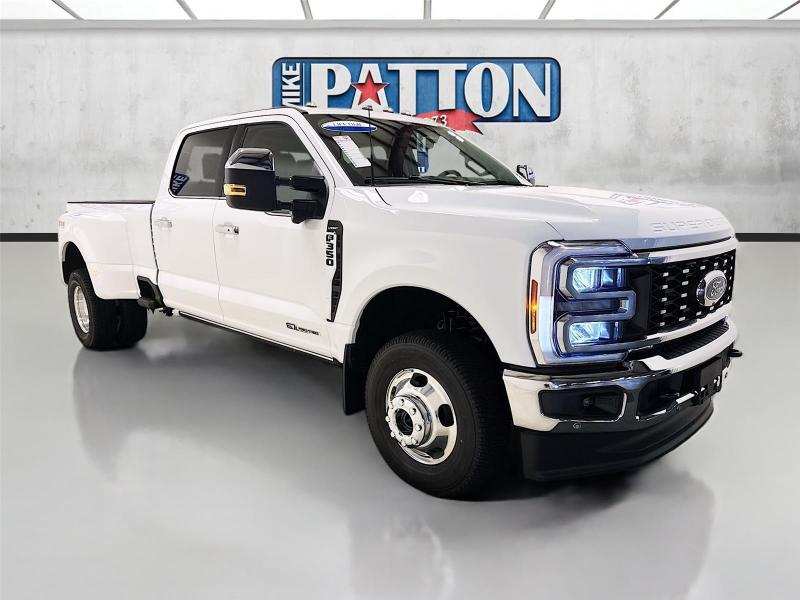 2026 Ford Super Duty F 350 DRW LARIAT
