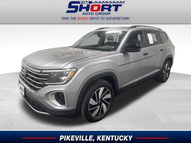2025 Volkswagen Atlas 2.0T SE w/Technology Vehicle Image