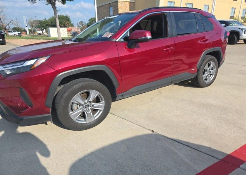 2025 Toyota RAV4 Hybrid XLE
