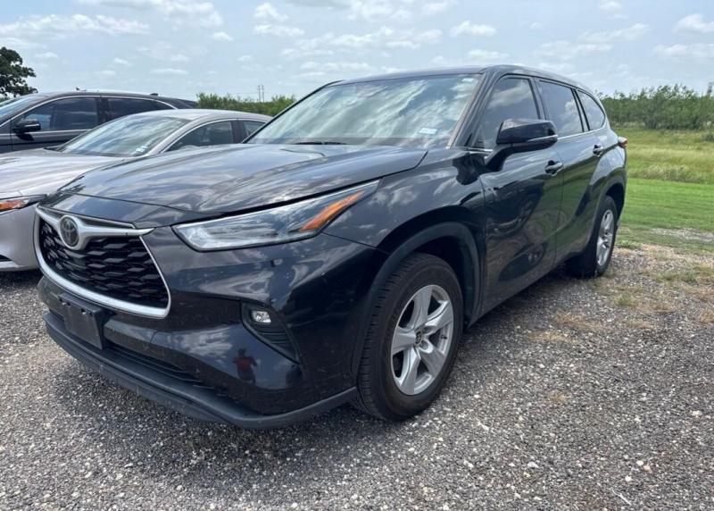 2021 Toyota Highlander LE