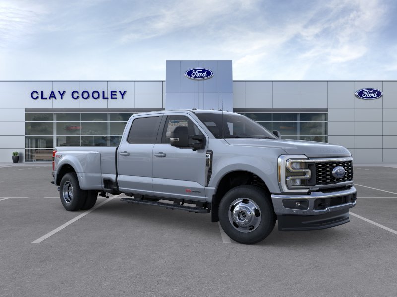 2026 Ford Super Duty F 350 DRW LARIAT