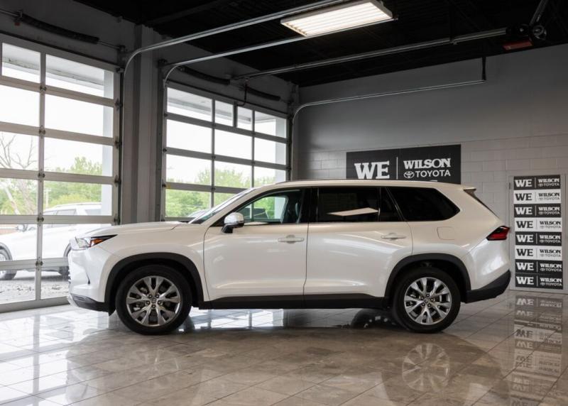 2024 Toyota Grand Highlander Limited Vehicle Image