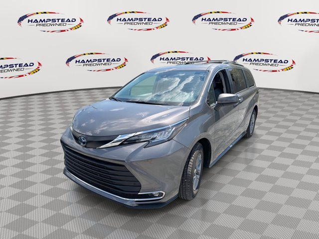 2022 Toyota Sienna XLE