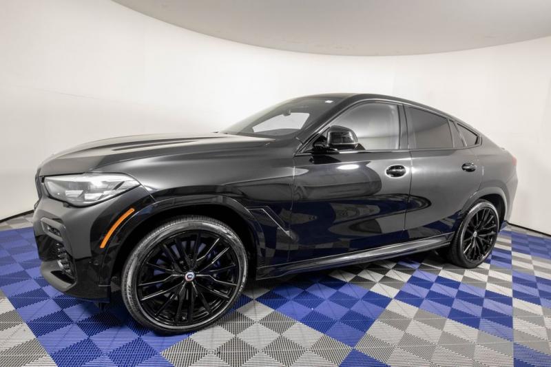 2022 BMW X6 M50i