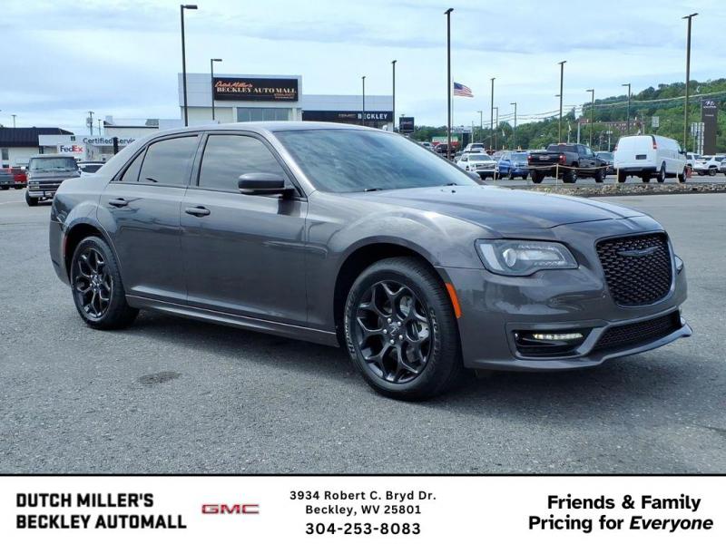 2023 Chrysler 300 Touring L